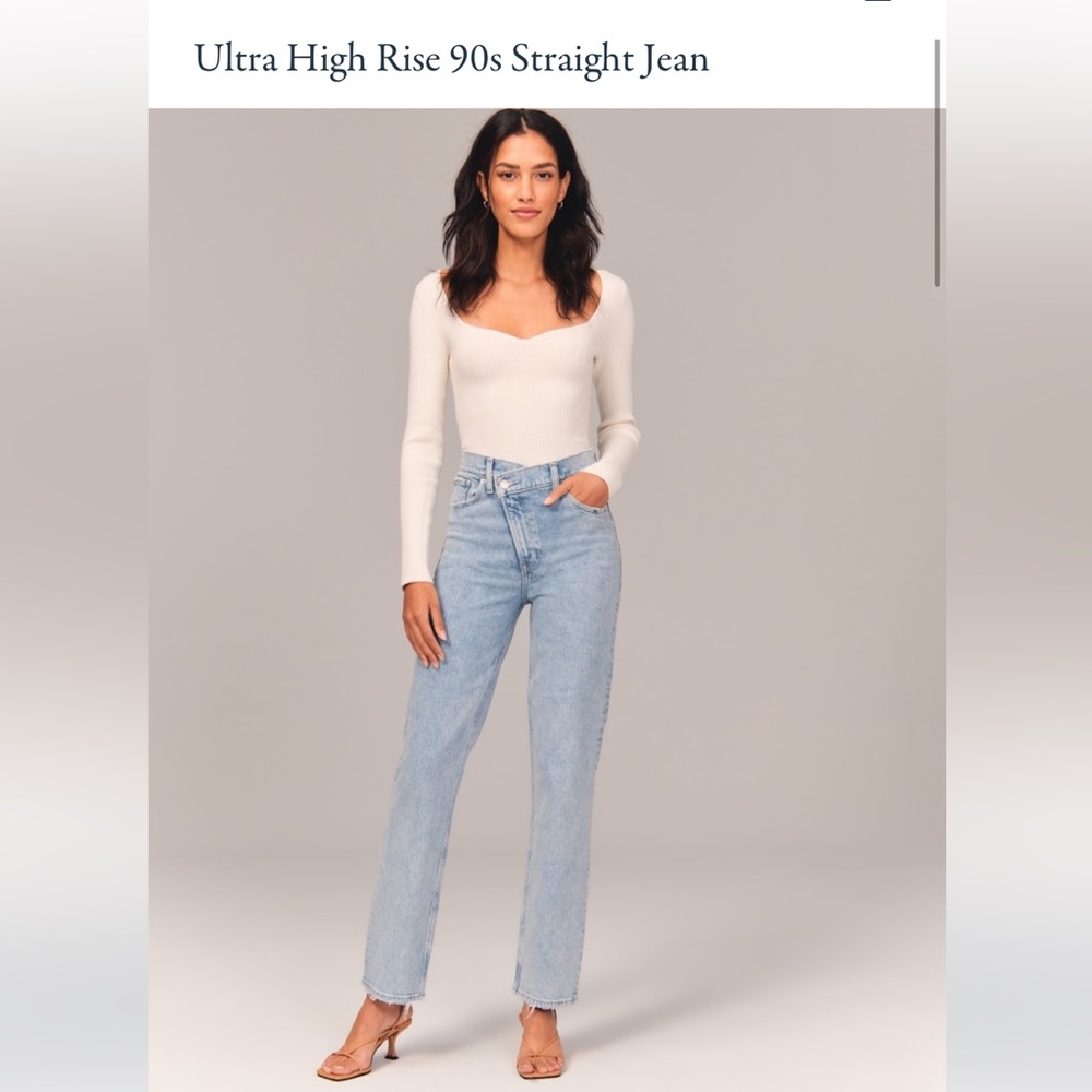 Abercrombie Ultra High Rise cross waist jeans (light wash)